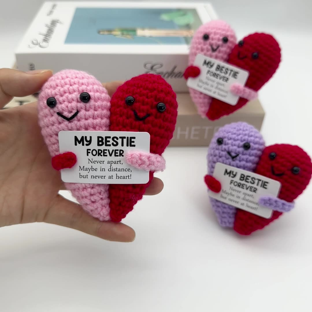ตุ๊กตาถักโครเชต์รูปหัวใจกอดน่า - Home Textiles Europe บทวิจารณ์และราคา